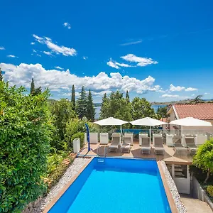 Ava Apartment Omišalj